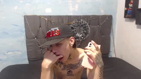 Snapshot of latins_boys_20 chatting on 01.29.25 NICK online show from 01.29.25