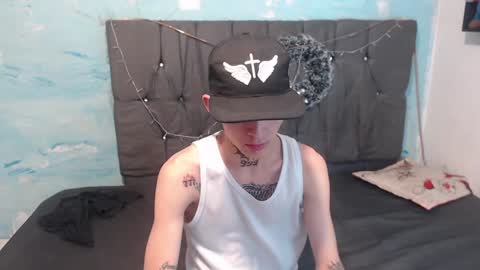 Snapshot of latins_boys_20 chatting on 01.30.25 NICK online show from 01.30.25