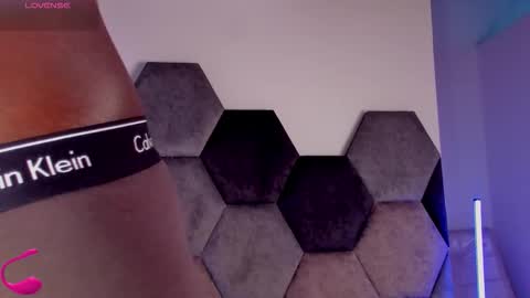 LEANDRO online show from 02.12.26