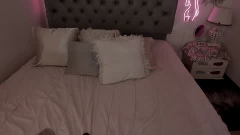 Laura online show from 01.19.25