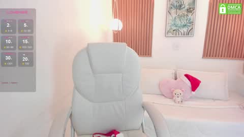 Snapshot of laukyubey chatting on 12.22.24 Laukyubey online show from 12.22.24