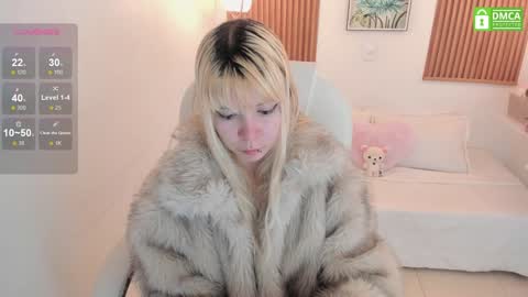 Snapshot of laukyubey chatting on 01.05.25 Laukyubey online show from 01.05.25