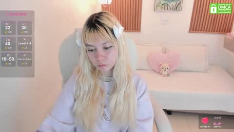 Snapshot of laukyubey chatting on 01.08.25 Laukyubey online show from 01.08.25