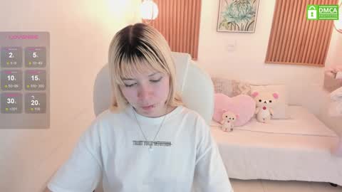 Snapshot of laukyubey chatting on 01.22.25 Laukyubey online show from 01.22.25