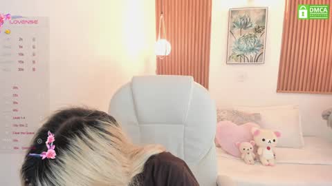 Snapshot of laukyubey chatting on 01.27.25 Laukyubey online show from 01.27.25