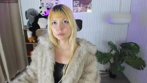 laukyubey1 online show from 03.20.26