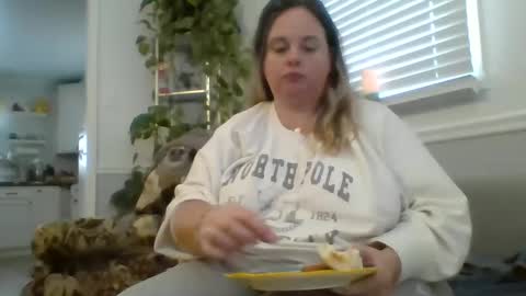 LauLauMa online show from 01.06.25