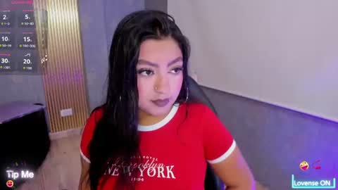 Snapshot of laulin_tay chatting on 06.24.26 laulin_tay online show from 06.24.26
