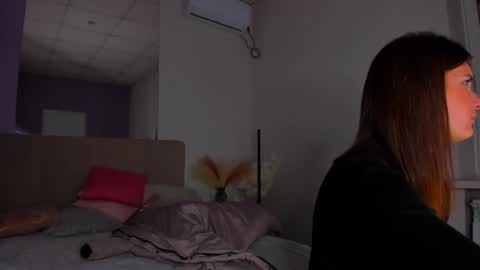 Laura online show from 12.02.24