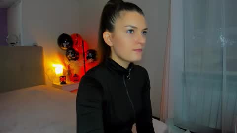 Laura online show from 11.03.25