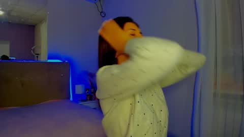 Laura online show from 11.18.25