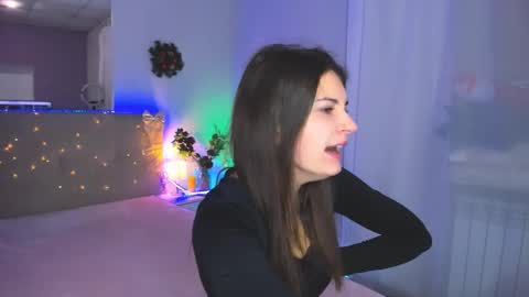 Laura online show from 12.22.25