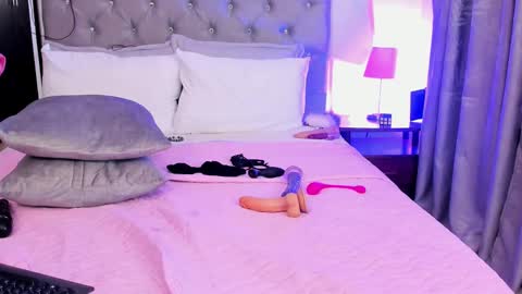   online show from 02.21.25