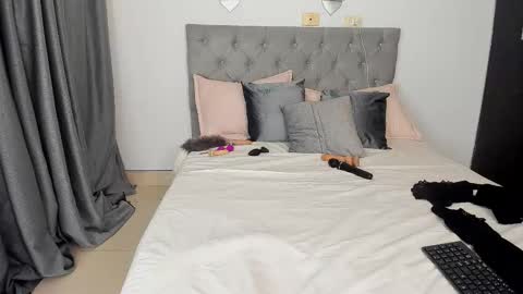   online show from 09.10.25