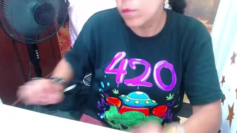 Snapshot of laura_alejandra chatting on 12.02.24 Laura Alejandra online show from 12.02.24