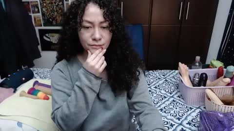 Snapshot of laura_anal_ chatting on 09.24.25 Wen online show from 09.24.25