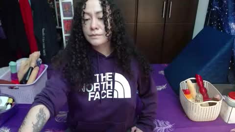 Snapshot of laura_anal_ chatting on 10.16.25 Wen online show from 10.16.25