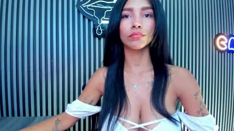 Snapshot of laura_aristizabal_19 chatting on 01.21.25 Laura online show from 01.21.25