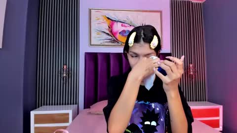 Snapshot of laura_aristizabal_19 chatting on 03.12.25 Laura online show from 03.12.25