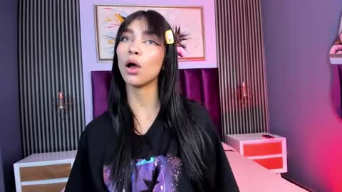 Snapshot of laura_aristizabal_19 chatting on 03.12.25 Laura online show from 03.12.25