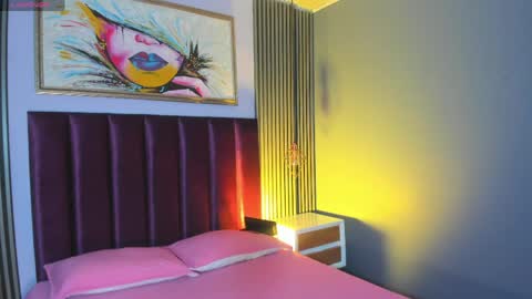 Laura online show from 04.07.26