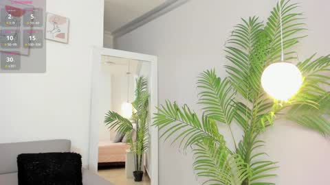 Laura Bonnet  online show from 01.09.25