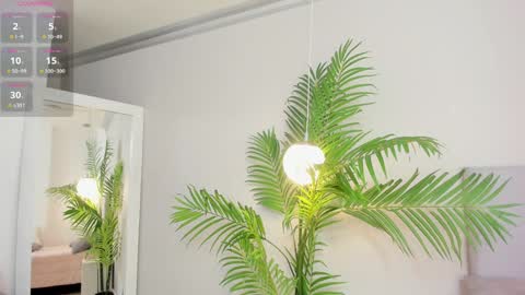 Laura Bonnet  online show from 01.10.25