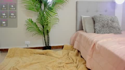 Laura Bonnet  online show from 02.02.25