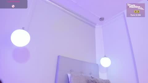 Laura Bonnet  online show from 02.09.25