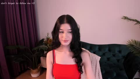 Snapshot of laura_coy chatting on 12.18.24 Laura online show from 12.18.24