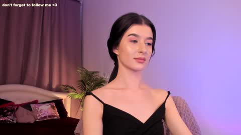 Snapshot of laura_coy chatting on 12.26.24 Laura online show from 12.26.24