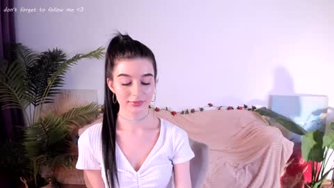Snapshot of laura_coy chatting on 02.05.25 Laura online show from 02.05.25