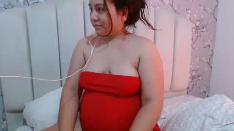 Snapshot of laura_d23 chatting on 12.14.24 laura online show from 12.14.24