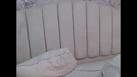 Snapshot of laura_d23 chatting on 12.18.24 laura online show from 12.18.24
