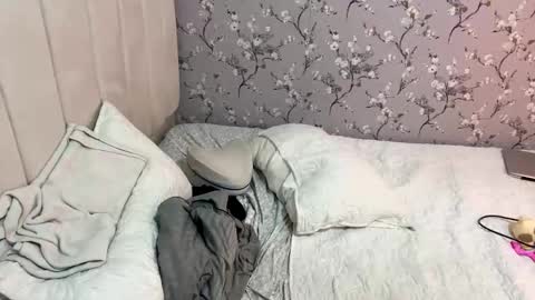 Snapshot of laura_d23 chatting on 01.21.25 laura online show from 01.21.25