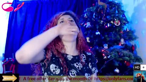 Snapshot of laura_fountain_ chatting on 01.04.25 weedcam Curly Laura OF    online show from 01.04.25