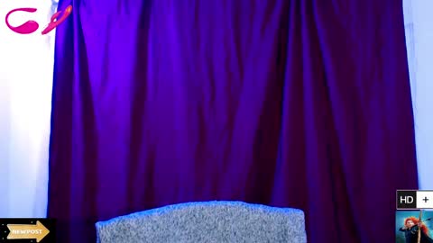 Snapshot of laura_fountain_ chatting on 02.07.25 weedcam Curly Laura OF    online show from 02.07.25