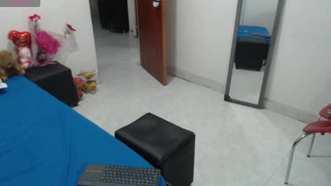 laura_foxx2379 online show from 09.30.25