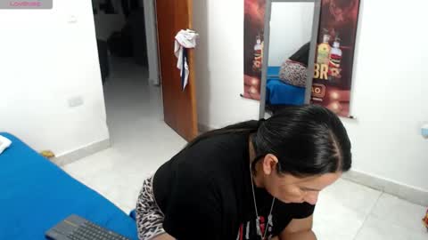 laura_foxx2379 online show from 04.28.26