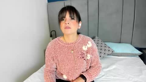 laura hotties online show from 11.24.25