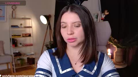 Laura Lee. online show from 10.10.25