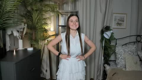 Snapshot of laura_mutti chatting on 10.24.25 Samantha online show from 10.24.25