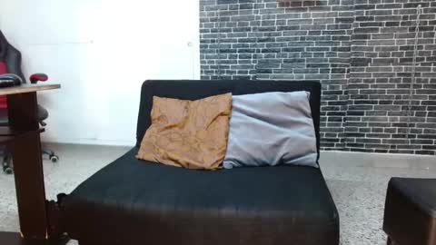 Laura online show from 01.11.25