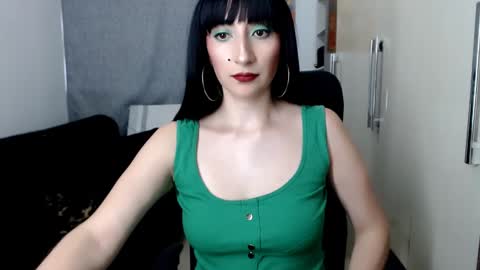 Snapshot of laura_pervert_ chatting on 01.20.25 Laura online show from 01.20.25