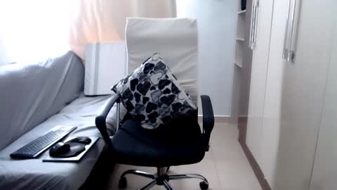 Snapshot of laura_pervert_ chatting on 02.02.25 Laura online show from 02.02.25