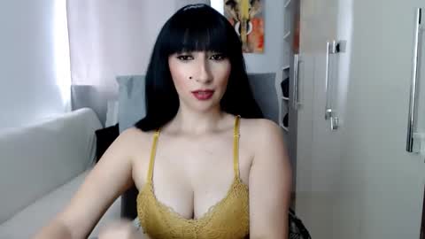 Snapshot of laura_pervert_ chatting on 09.14.25 Laura online show from 09.14.25