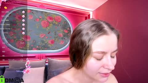 Snapshot of laura_pudd chatting on 01.12.25 Laura online show from 01.12.25