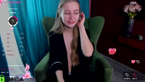 Snapshot of laura_pudd chatting on 01.27.25 Laura online show from 01.27.25