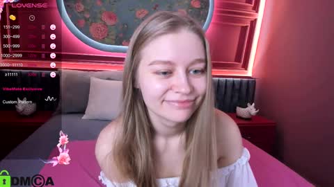 Snapshot of laura_pudd chatting on 03.06.25 Laura online show from 03.06.25