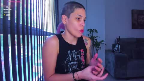 Laura Rose online show from 01.04.25